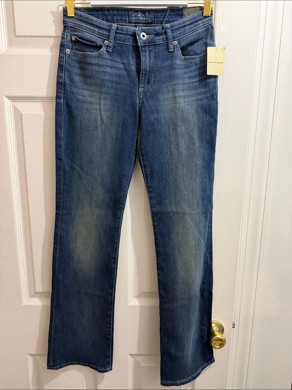 NWT LUCKY BRAND JEANS SIZE 4